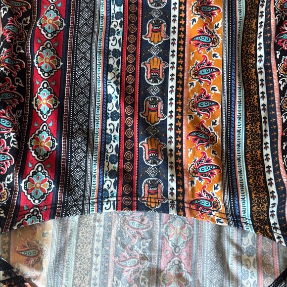 Colorful Printed Cropped Top - Picture 4 of 4